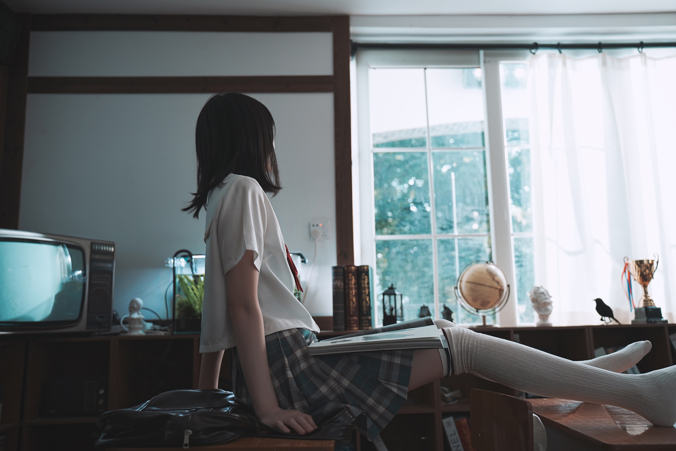 桜桃喵 – 教室死库水 [51P]