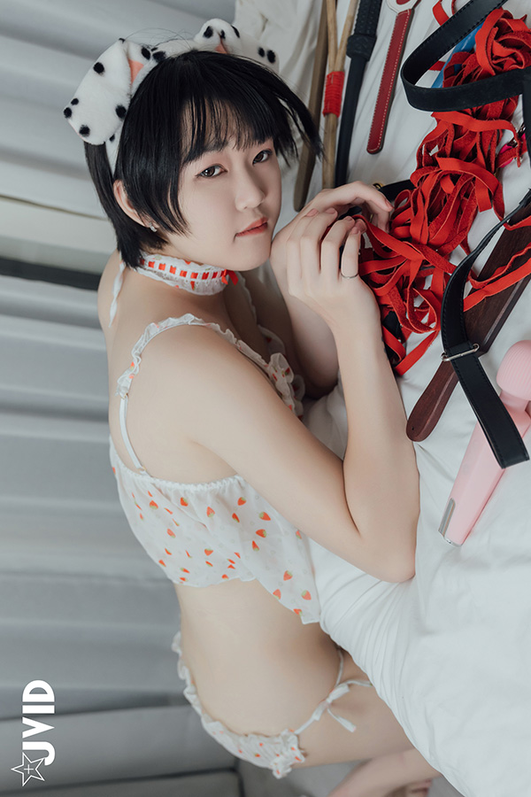 美女总裁Tiny和小秘乔安的SM调教日记2