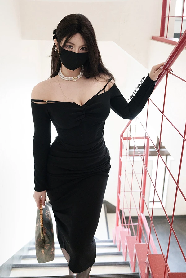 白虎福利姬@nana_taipei 美鲍蜜桃臀2025合集5